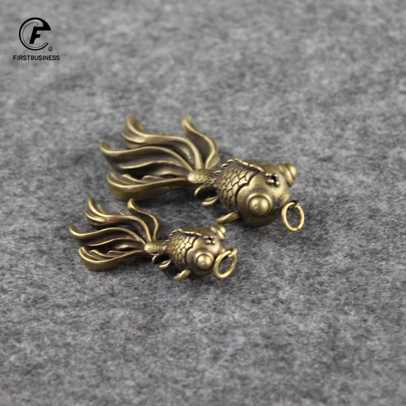 Copper Goldfish Figurines Retro Brass Lucky Animal Statue Ornament Feng Shui Home Decor Desk Decoration Tea Pet Keychain Pendant