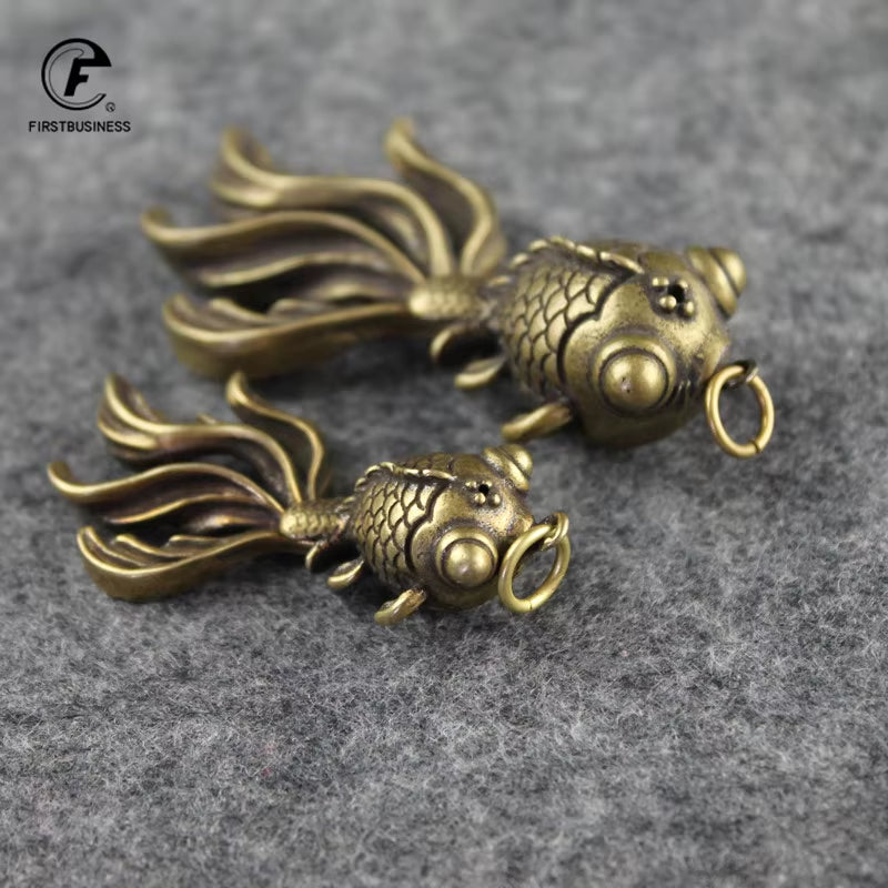 Copper Goldfish Figurines Retro Brass Lucky Animal Statue Ornament Feng Shui Home Decor Desk Decoration Tea Pet Keychain Pendant