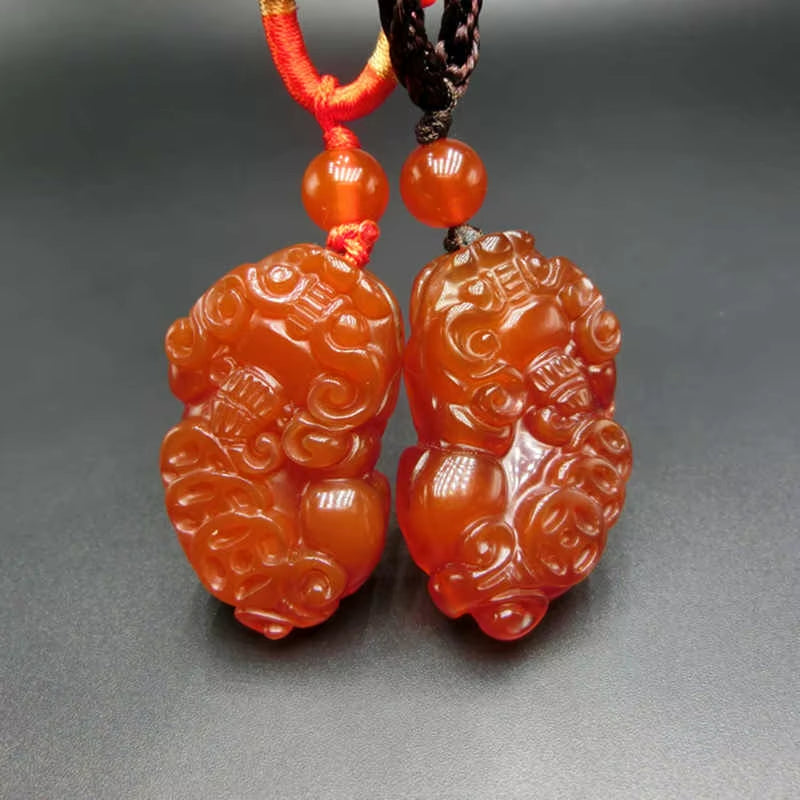 Pixiu Amulet for Man and Woman Red Agates Carved Chinese Antient Wealth Beast Amulet Pendant TBP099