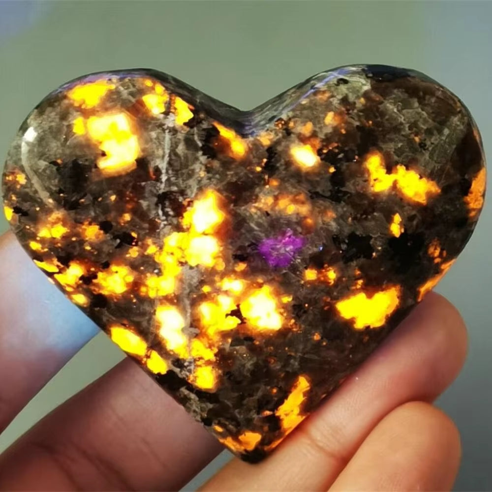 5A+ Natural Crystal Charms Yooperlite Heart Love Powerful Chakra Energy Wicca Healing Crystals Heart Spiritual Witchcraft 1PC